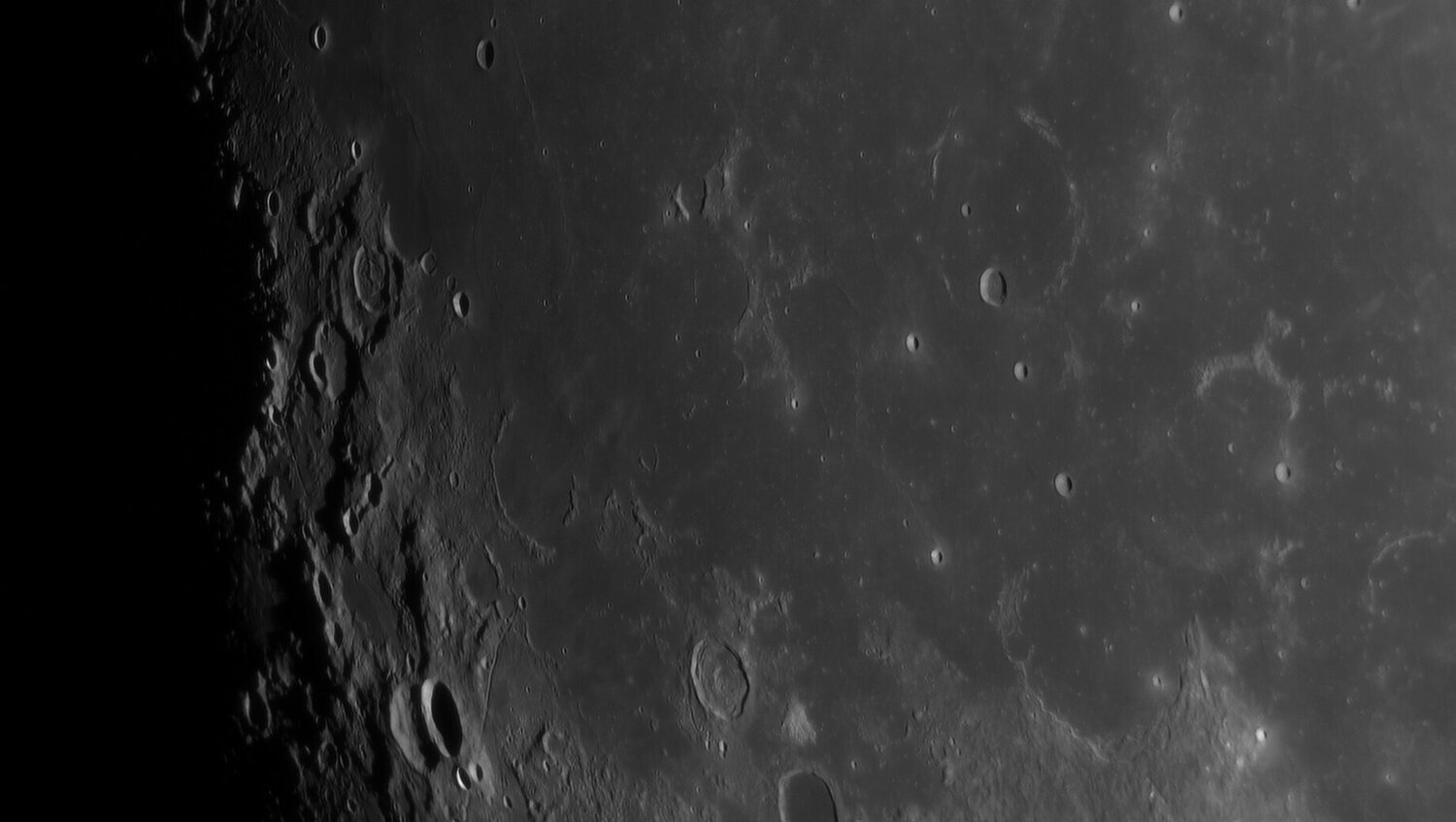 567616237_Moon_220300_271220_ZWOASI290MM_G-ccd_AS_P30_lapl5_ap1611.thumb.jpg.f1ccc201bc80f947dce30e3ee4c89cea.jpg