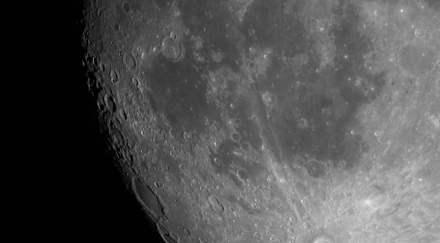 803336306_Moon_230955_271120_ZWOASI290MM_Continuum_AS_P20_lapl4_ap1599.thumb.jpg.acfc0efe3ac412feffb3d37c1d2ba3bd.jpg