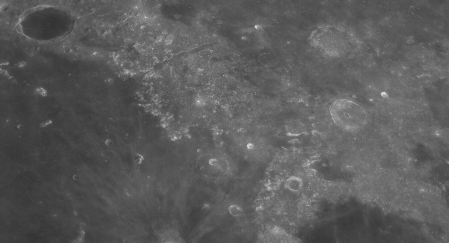 836578099_Moon_220811_271220_ZWOASI290MM_G-ccd_AS_P30_lapl5_ap2049.thumb.jpg.7b908f9b99e66fd06f3cdd9a2a619d46.jpg