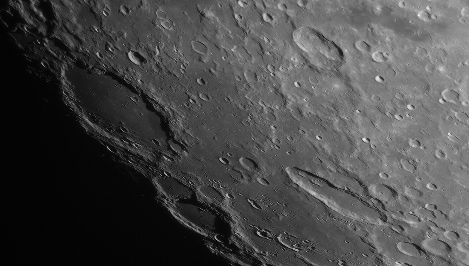 1409765327_Moon_222054_250121_ZWOASI290MM_R-ccd_AS_P30_lapl5_ap583.thumb.jpg.9c96462f107cae8c2d03af03478e3c8b.jpg