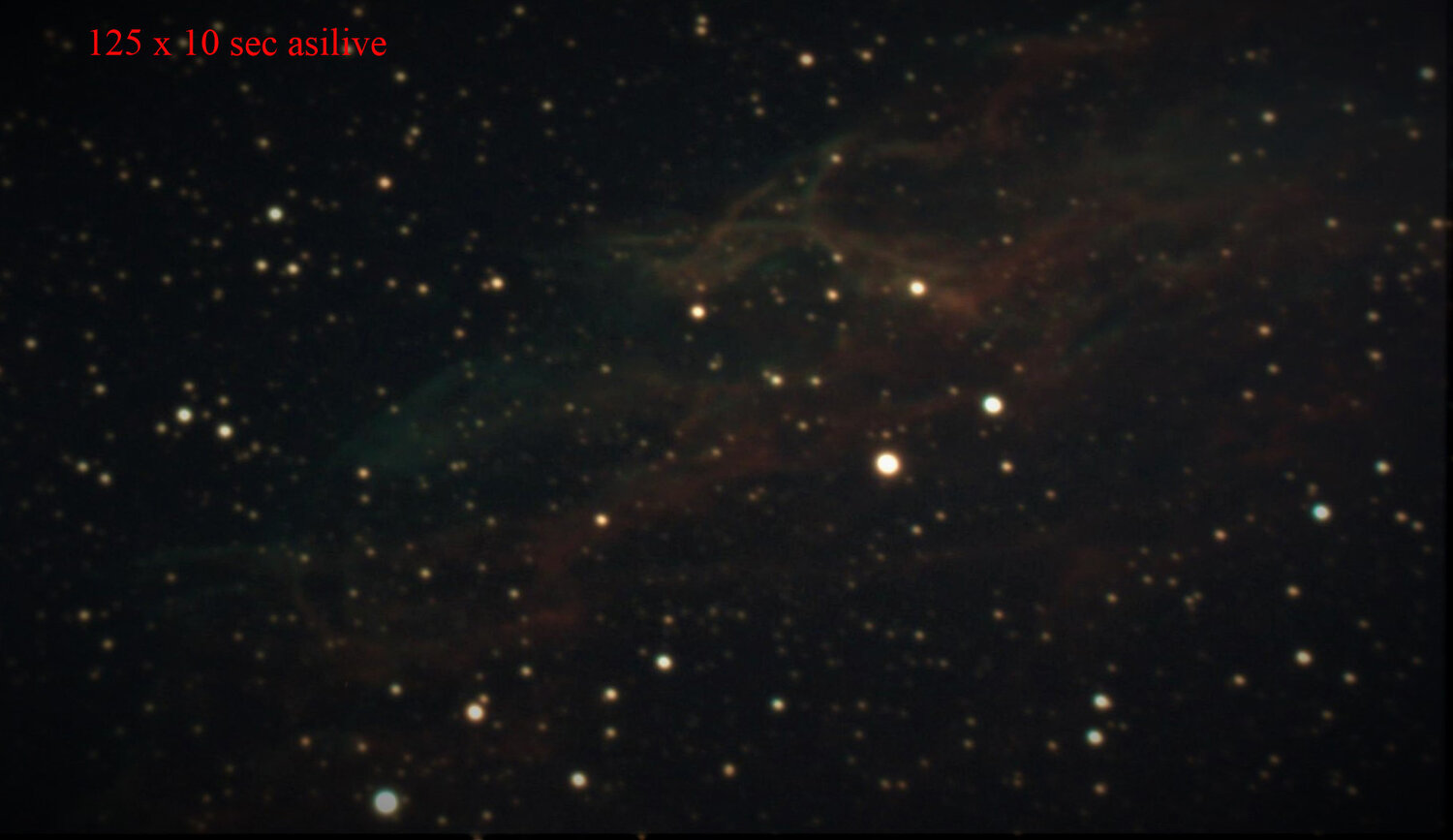 Light_Stack_125frames_nebuleuse du voile_10sec_Bin1_1.3C_gain300_2021-01-08_194202 copie.jpg