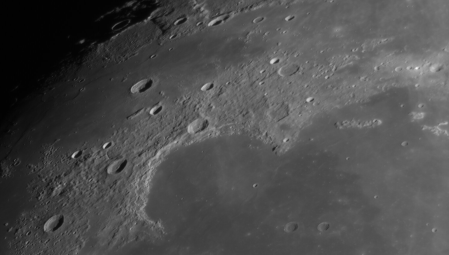 414518919_Moon_221658_250121_ZWOASI290MM_R-ccd_AS_P30_lapl5_ap732.thumb.jpg.9c0dc302750563a2bc61eac4a44baf37.jpg