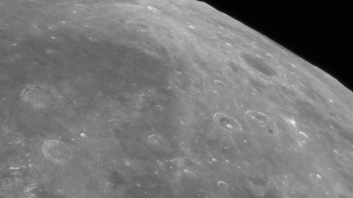 600682988_Moon_221757_250121_ZWOASI290MM_R-ccd_AS_P30_lapl5_ap767.thumb.jpg.6aa6235ff89aa5f278ec7a1bbad66a49.jpg