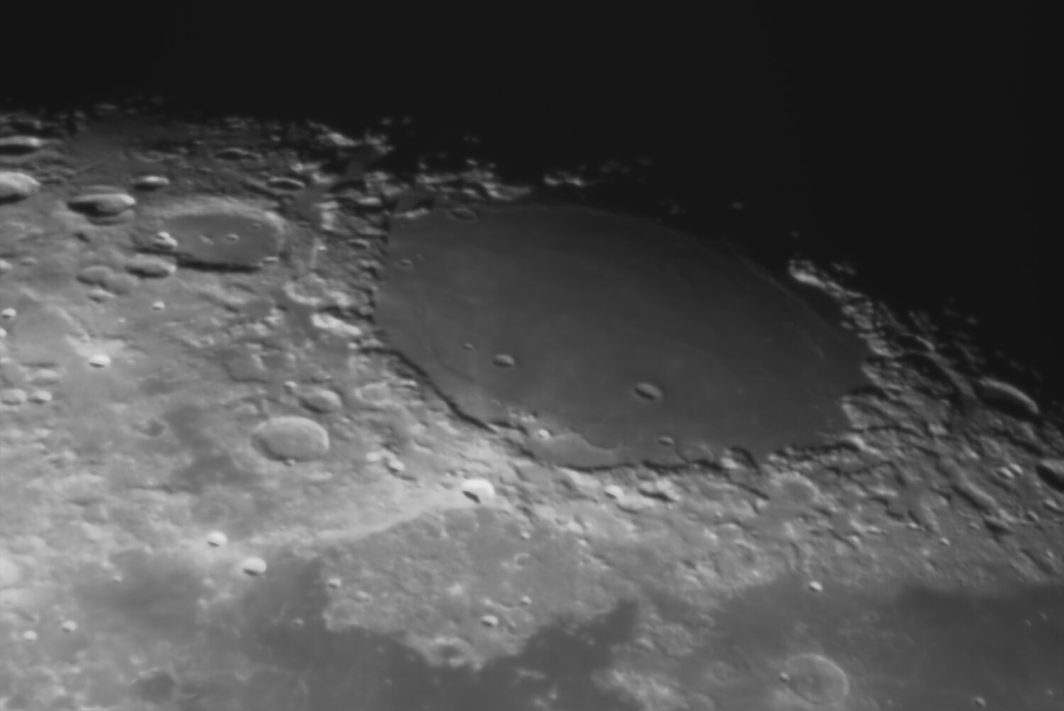 23_22_16_Moon_cro_150r_200T_233regWav.jpg