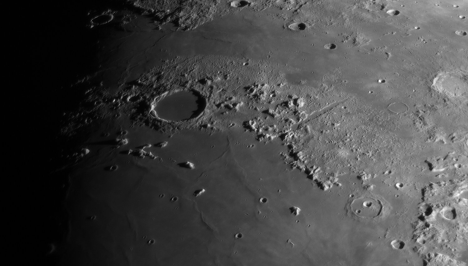 486749524_Moon_214757_220321_ZWOASI290MM_R_AS_P30_lapl5_ap686-v2.thumb.jpg.0093ba8198c3bca7f26d1447065bc14e.jpg