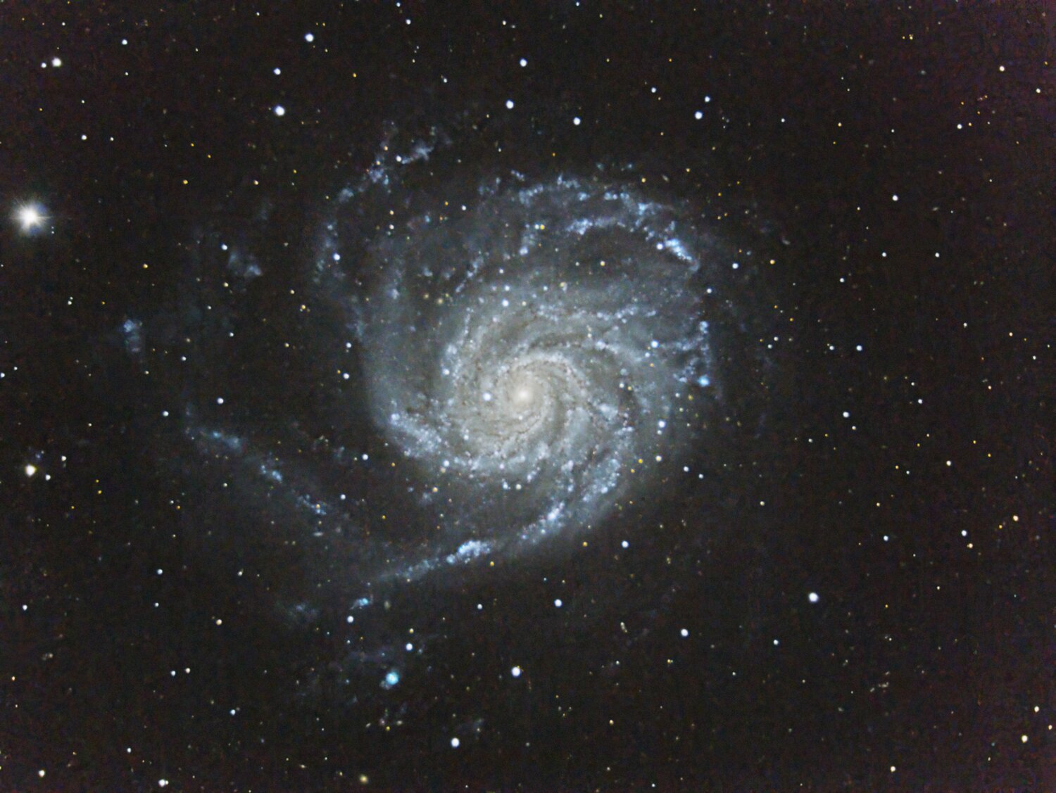 M101.thumb.jpg.2af5b473d32f6dd73e3dcd2ad98ae488.jpg