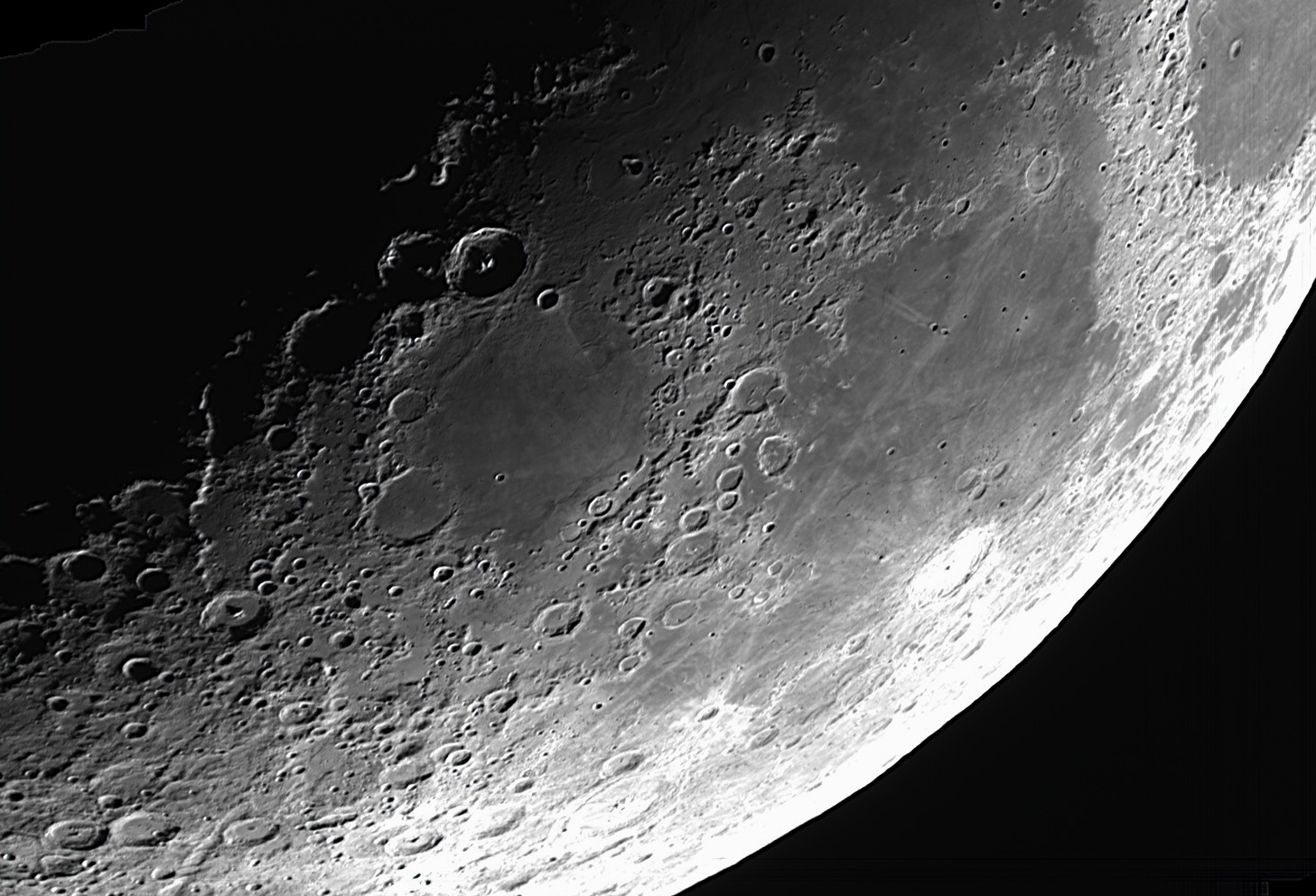 348429477_Lune17_04_21.jpg.fd653e444714dfe6c17892cb3a998eb2.jpg