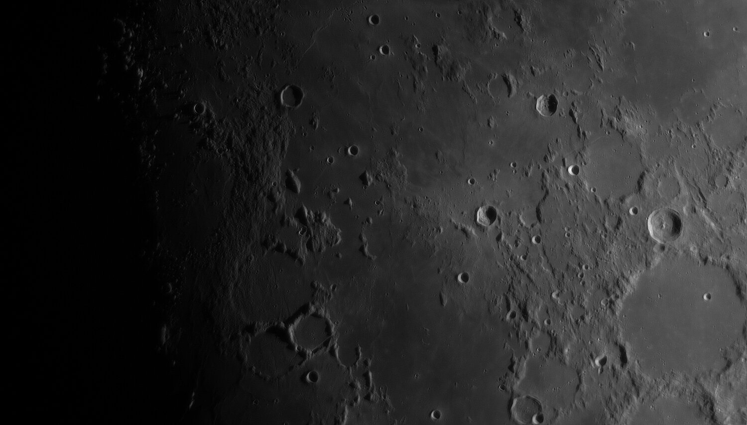 724860203_Moon_215239_220321_ZWOASI290MM_R_AS_P30_lapl5_ap689.thumb.jpg.a8f63b0055212742a41b0cdd8877f37d.jpg