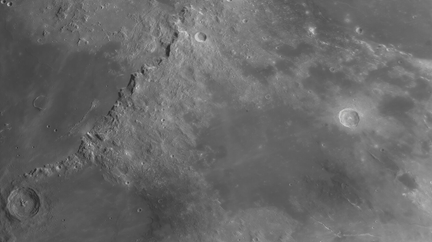 799133133_Moon_222703_230321_ZWOASI290MM_OIII_AS_P25_lapl5_ap513dsBlueLake.thumb.jpg.e37ef7b88a6b3723daa273ba2718282f.jpg