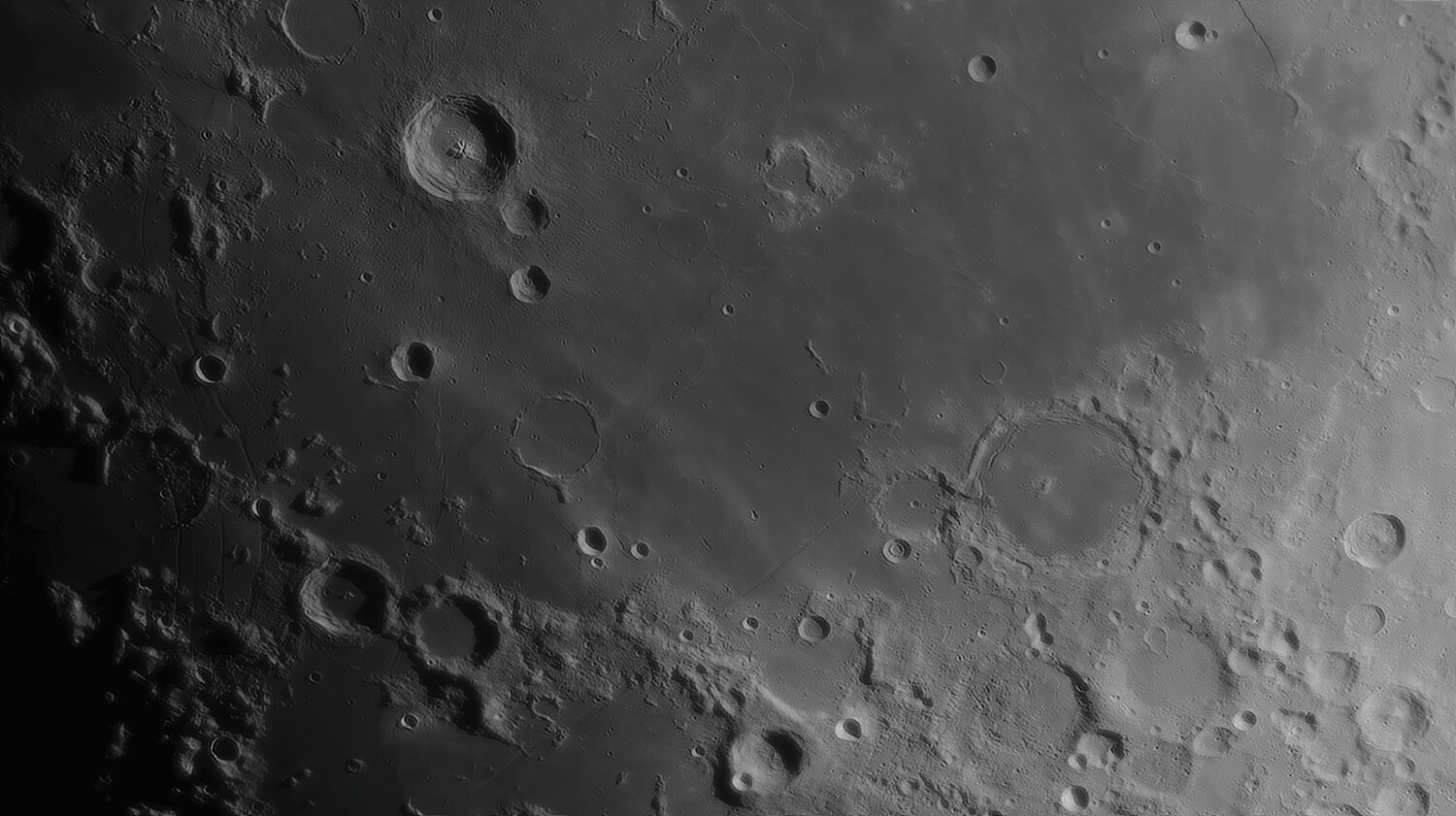 902741794_Moon_221802_230321_ZWOASI290MM_OIII_AS_P25_lapl5_ap498-Kies.thumb.jpg.0b45217520133e6533026e185de56319.jpg