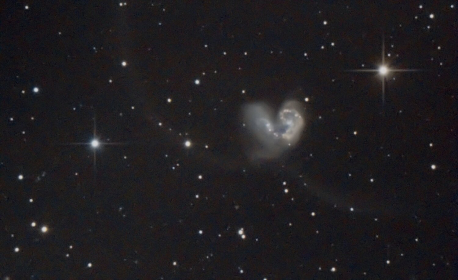 NGC4038 et 4039 galaxies des antennes.jpg