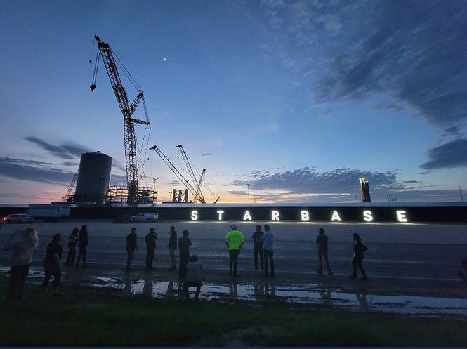 starbase.jpg.55dfeb29999590b9ef875ab150609359.jpg