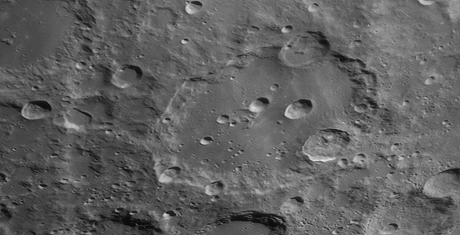 1014517780_Moon_222247_230421_ZWOASI290MM_G_AS_P50_lapl5_ap439.thumb.jpg.047adbbc60fb386d9cd2349f63bf1d1d.jpg