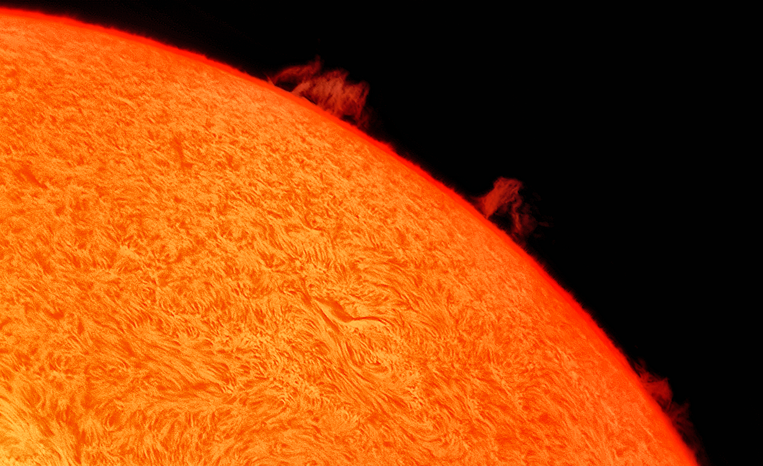 fantastiques protuberances panorama 24 janvier 2002.png