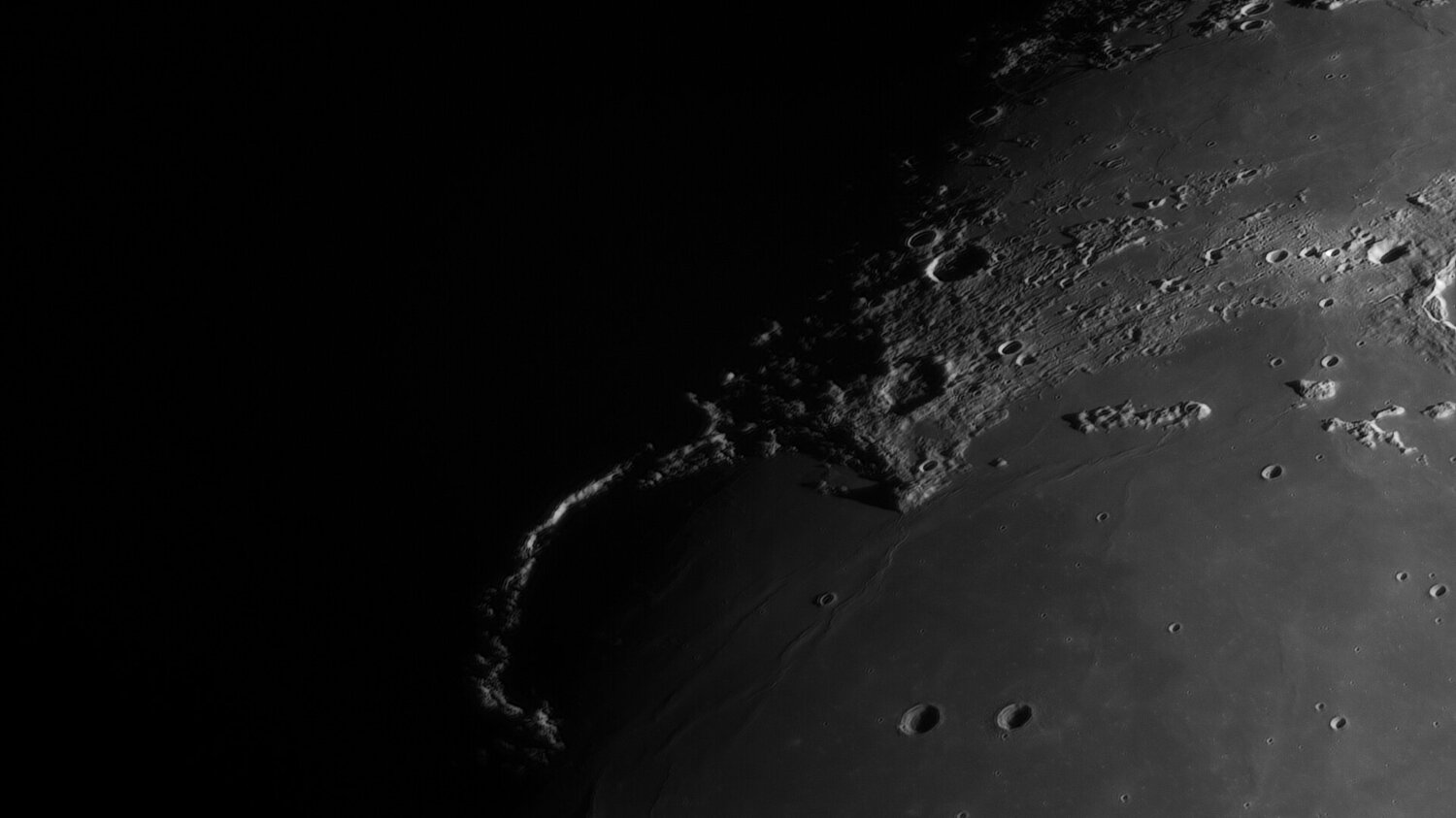 1166495737_2022-02-11-1822_9-RGB-Moon_ZWOASI290MM_AS_F150_lapl6_ap536AI.thumb.jpg.b2fb6de57757c79dff1d82ab2118a7a8.jpg