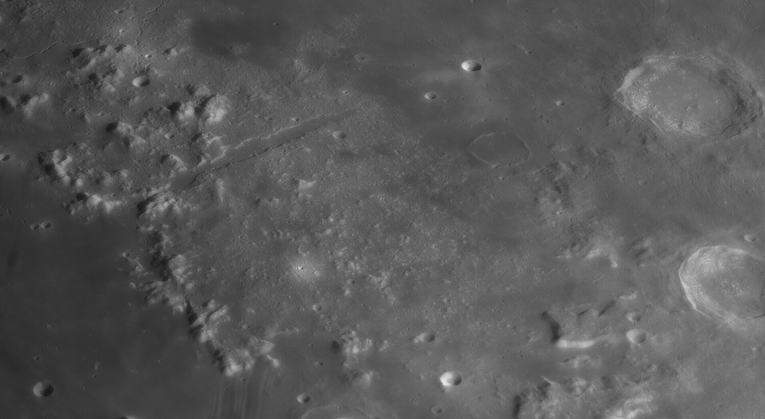 1425483450_2022-02-11-1945_8-RGB-Moon_ZWOASI290MM_AS_F200_lapl5_ap1050.thumb.jpg.3db7ea4b92269aa551b5d316117bff11.jpg