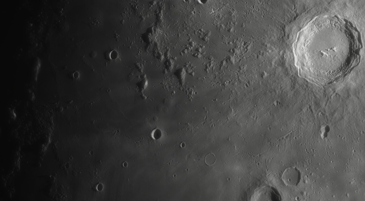 1866170946_2022-02-11-1921_5-RGB-Moon_ZWOASI290MM_AS_F250_lapl6_ap913.thumb.jpg.6061cda74d1641d02a1a4250739e1150.jpg