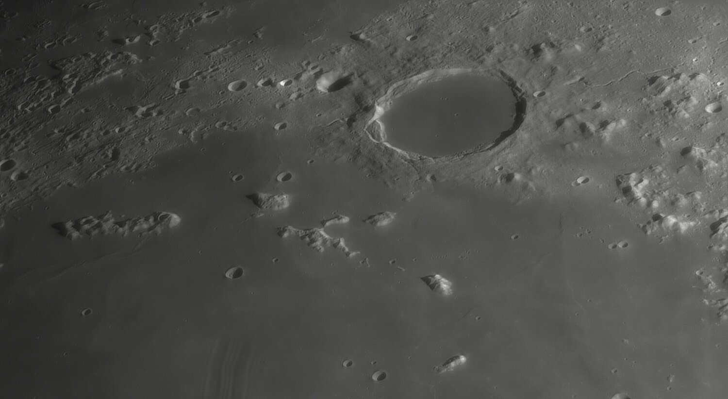 2122392895_2022-02-11-1945_5-RGB-Moon_ZWOASI290MM_AS_F300_lapl5_ap1047.thumb.jpg.ed94bb361552a9bfe56233cf67942b03.jpg