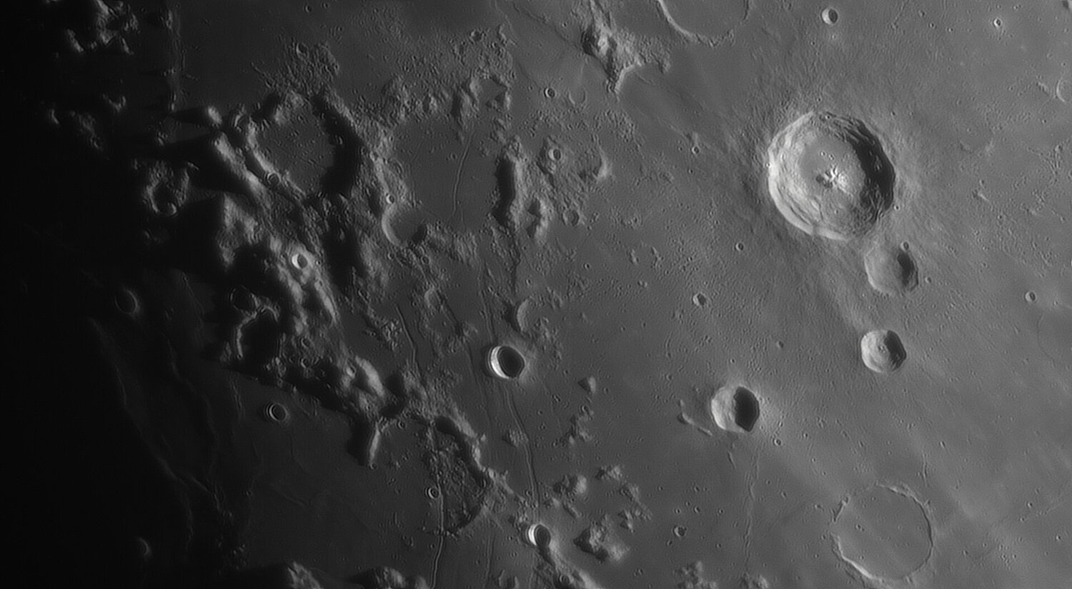 752921367_2022-02-11-1905_0-RGB-Moon_ZWOASI290MM_AS_F250_lapl6_ap880.thumb.jpg.083db8839986b3e1df62d8d01280ca49.jpg