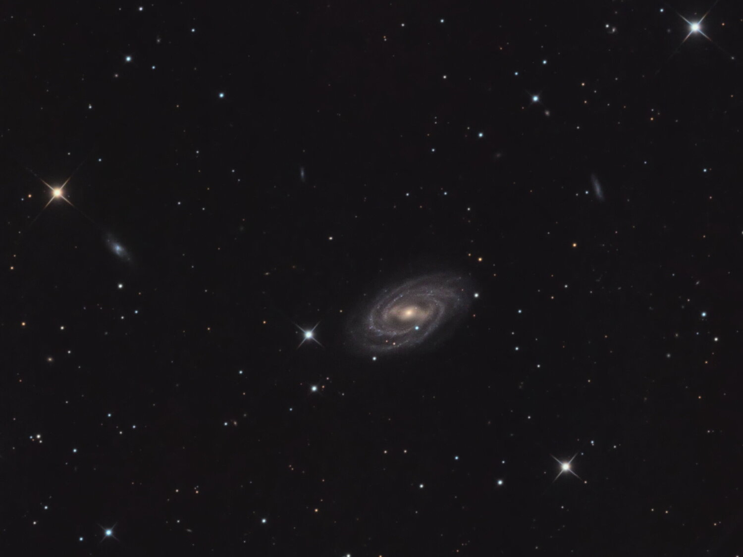 m109_finale_crop.thumb.jpg.1ab32de46de57a29a0194675970799d5.jpg