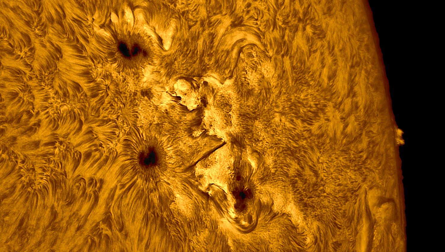 triples taches solaire 19 avril 2022.png