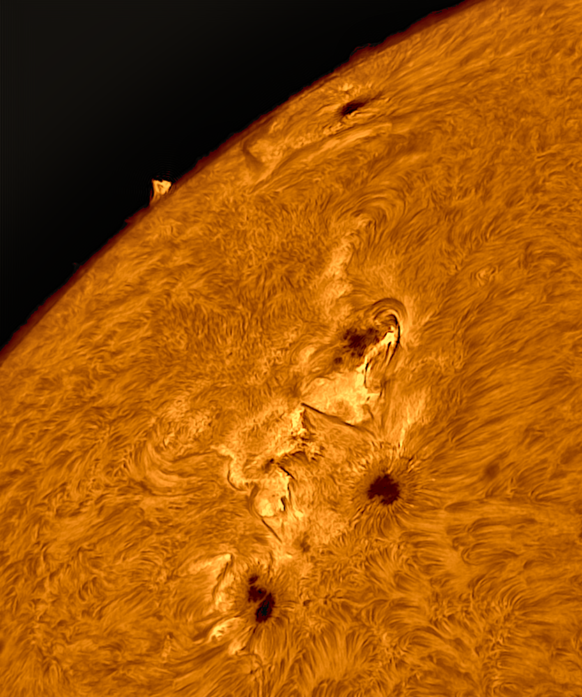 ejections et taches 19 avril 2922.png