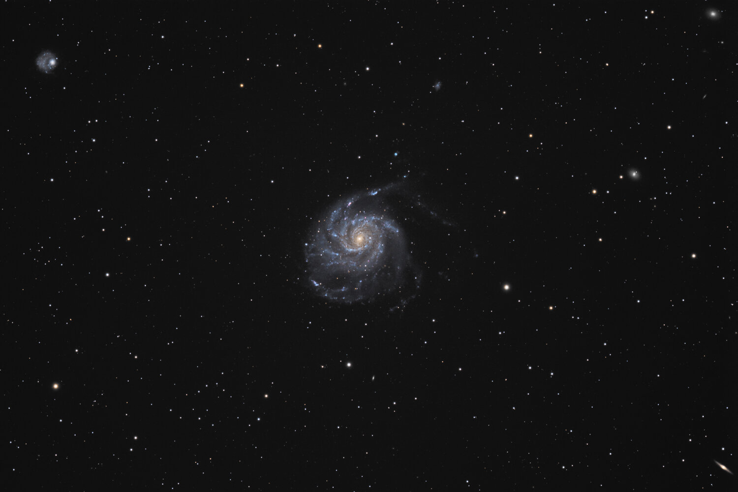 M101_low.thumb.jpg.f69e3342289dfdfb8f6b84d272a701c2.jpg