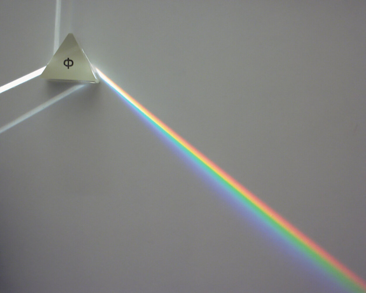 prisme.thumb.jpg.dabf3db821b3e38dc4955dd28ab06935.jpg