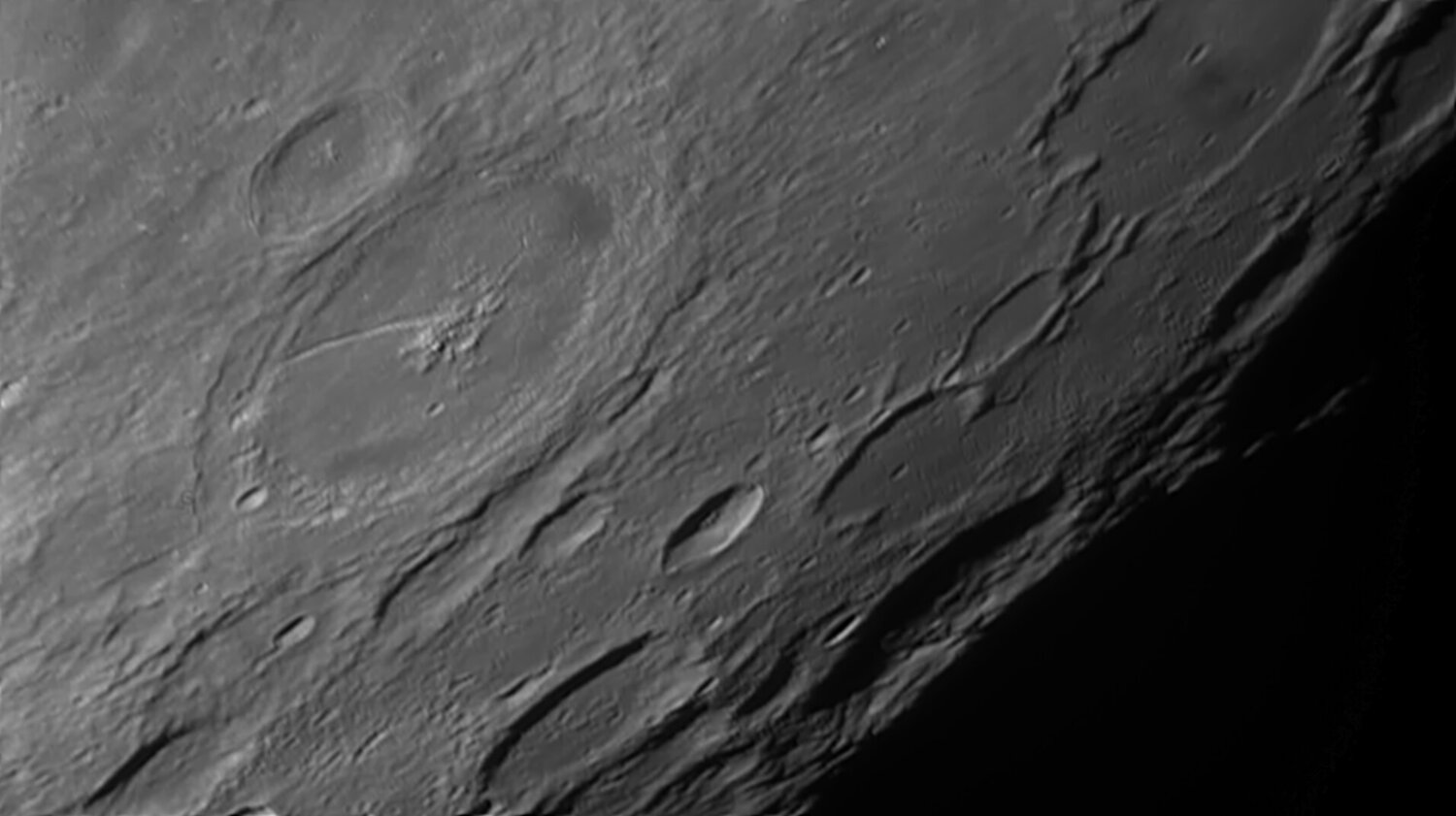 544954550_2022-10-11-0415_0-RGB-Moon_ZWOASI290MM_AS_F400_lapl8_ap418.thumb.jpg.25f41c3f1b6547a6e0023af51a87139c.jpg