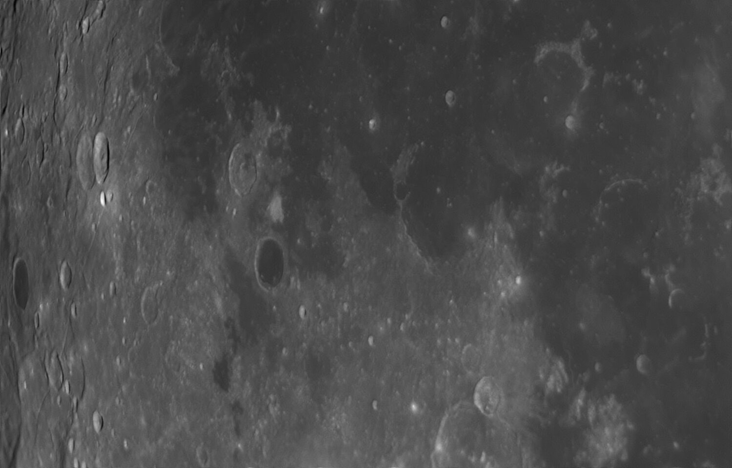 1553567187_2022-11-07-1951_9-R-Moon_ZWOASI290MM_AS_P35_lapl5_ap367-ai.thumb.jpg.1d942077ff9f002659fbdad3bf834395.jpg