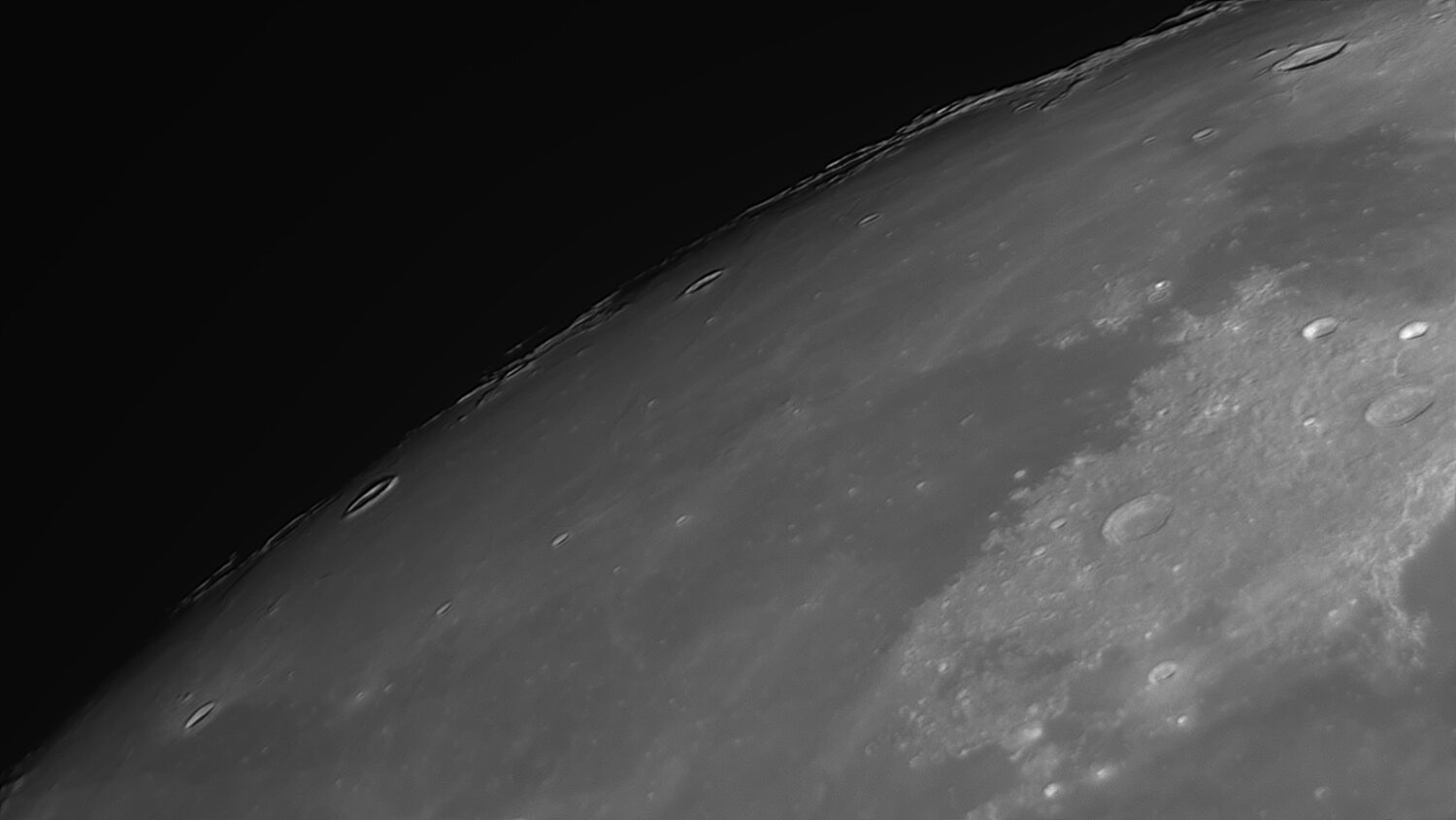1740468785_2022-11-07-1947_1-R-Moon_ZWOASI290MM_AS_P35_lapl5_ap305-ai.thumb.jpg.e03b156baed5e3b6a90f89300a7158ef.jpg