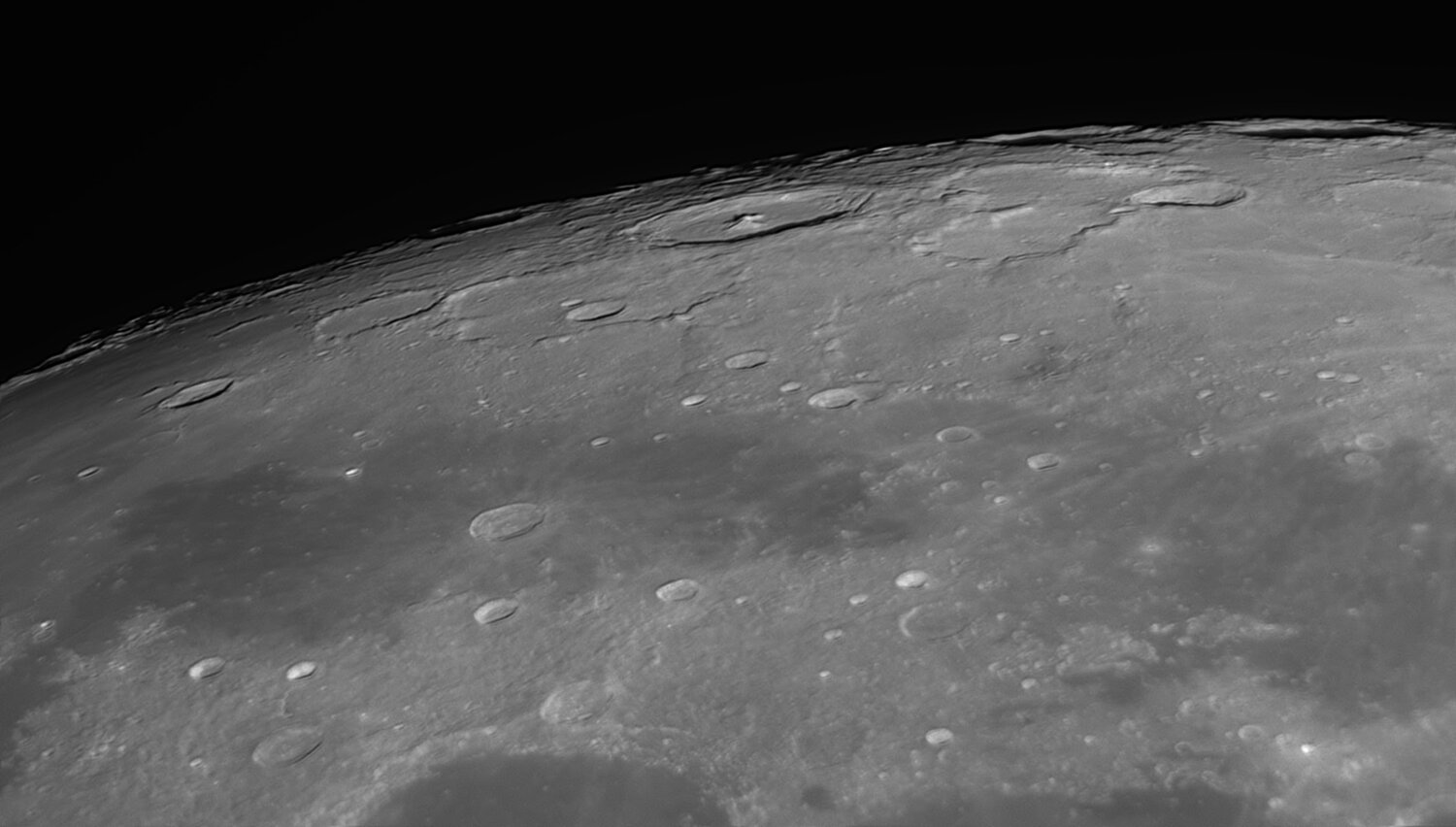 1793490283_2022-11-07-1956_3-R-Moon_ZWOASI290MM_AS_P35_lapl5_ap373-ai.thumb.jpg.a1807898009aa6e96b818c692e5f2b57.jpg