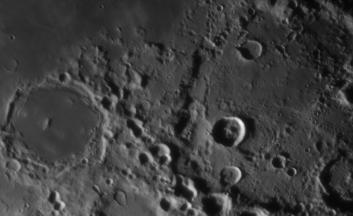 1947097488_2022-11-16-0540_1-IR-Moon_ZWOASI290MM_AS_F500_lapl6_ap337_Resample20-ai.thumb.jpg.364d69f5db596f5ee36b4b7ae8f5a945.jpg
