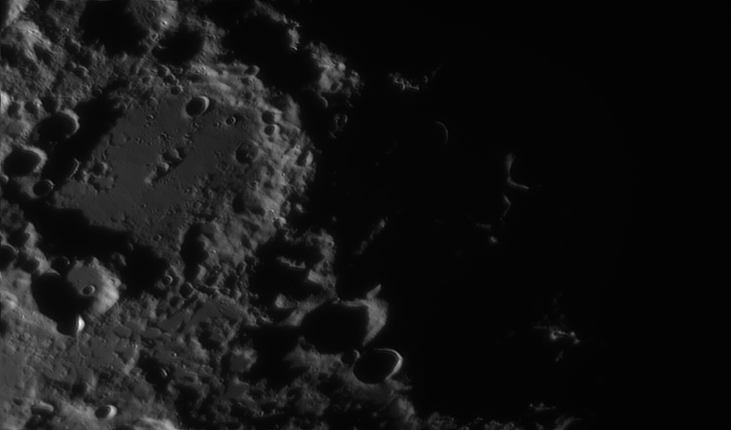 227969036_2022-11-16-0539_1-IR-Moon_ZWOASI290MM_AS_F500_lapl6_ap223_Resample20-ai.thumb.jpg.882d62340f7b5d602485089676813970.jpg