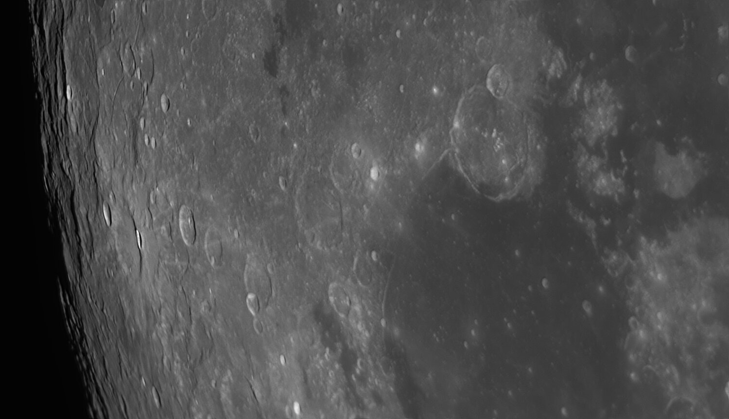 768359654_2022-11-07-1958_8-R-Moon_ZWOASI290MM_AS_P35_lapl6_ap426-ai.thumb.jpg.3a2054d8947b85263d417344d72bdb83.jpg