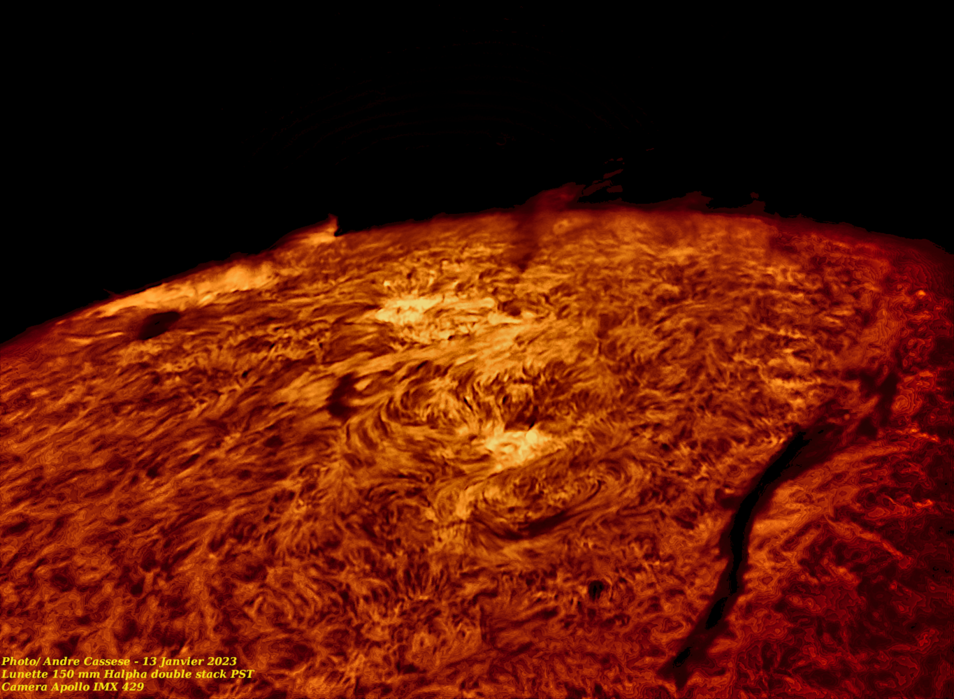1123693344_2023-01-13-1053_9-U-IR-Sun_Halpha_grossetachesolaire_100r_ttyy24T_798reg.png
