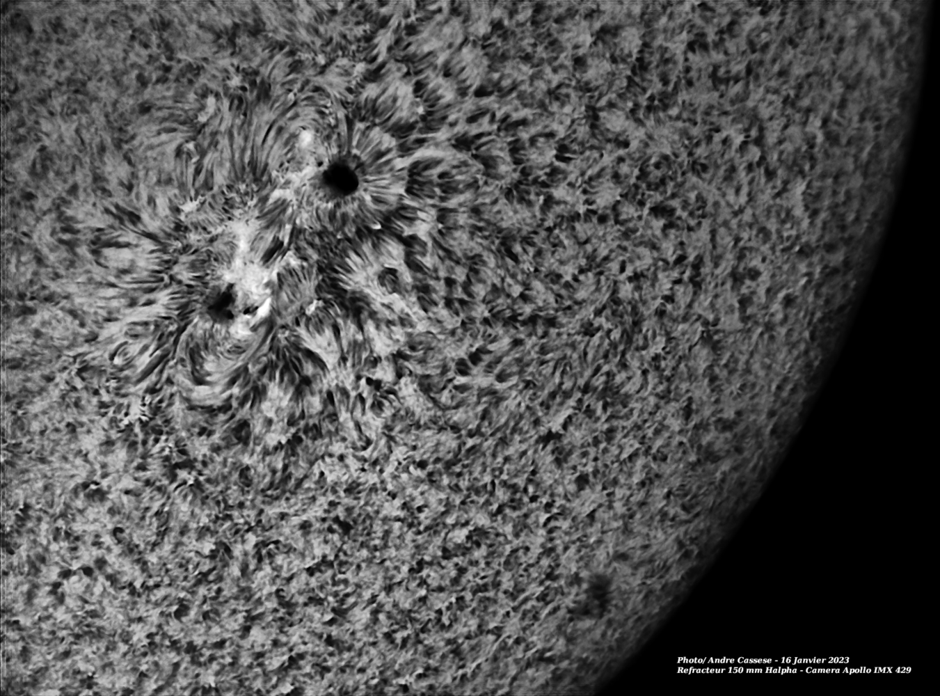 2023-01-16-1206_6-U-IR-Sun_Halpha_grosse tache solaire_100r_2gfgg4T_203reg.png