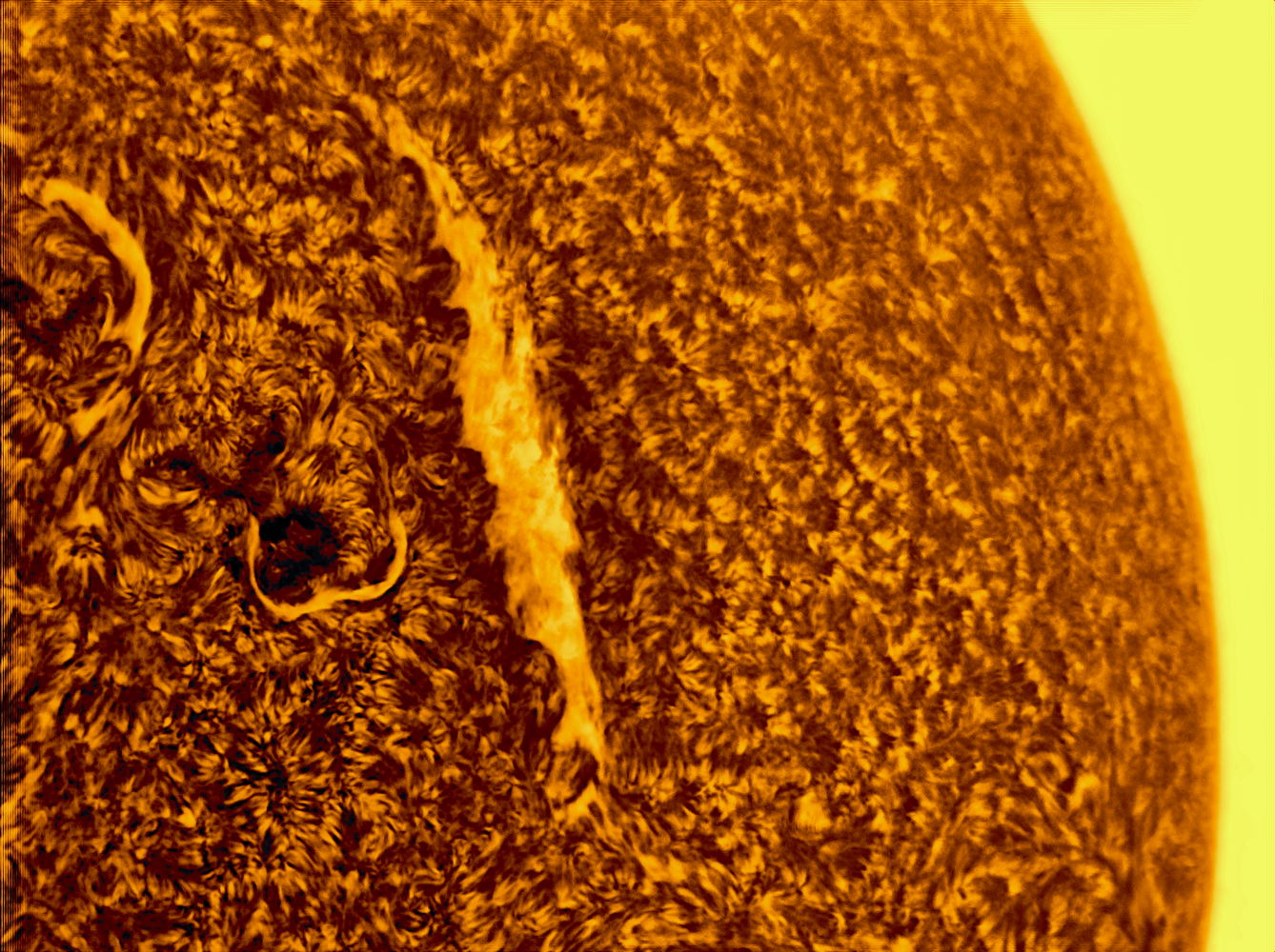 1207313520_2023-01-18-1030_5-U-IR-Sun_Halpha_grossetachesolaire_hhyygg100r_24T_217reg.png