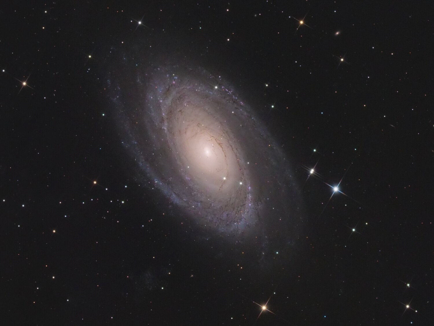 MergeMosaic_m81.thumb.jpg.5fa8d3e2f1cd348f4330f37bb59b20c0.jpg