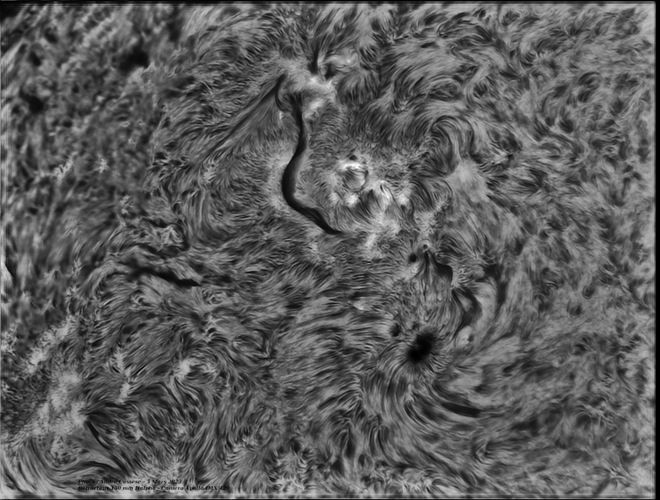 2023-03-05-1315_4-IR-Sun_Halpha_refracteur 150 mm halpha_100r_24T_886reg.png