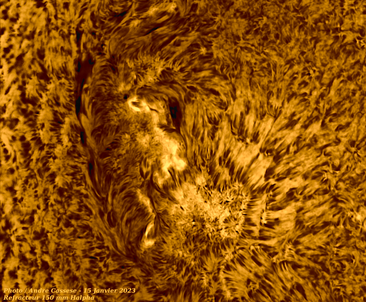 2023-04-15-1321_7-IR-Sun_Halpha_refracteur 150 yymm halpha_100r_24T_542reg.png
