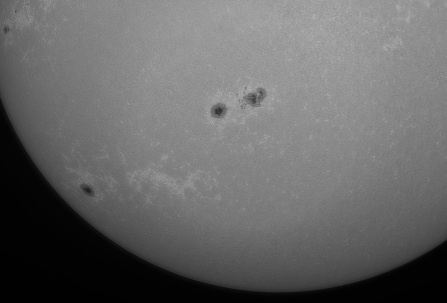 2023-05-28-1605_4-U-UV-Sun_lapl5_ap5702b.jpeg