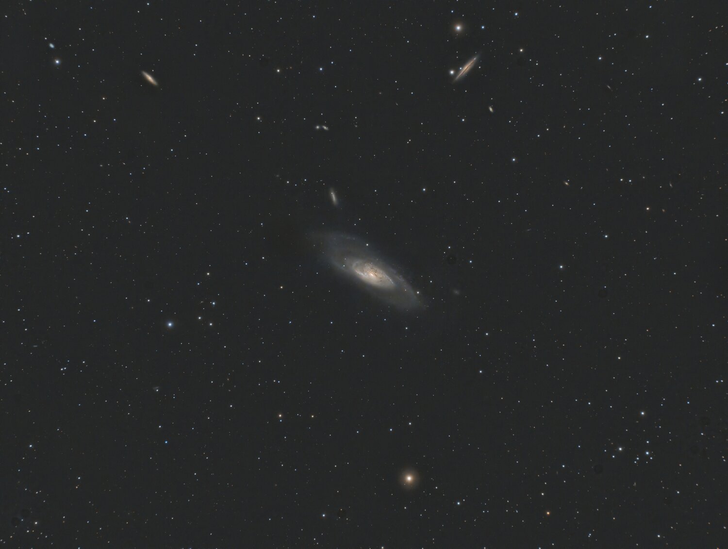 M106.thumb.jpg.6078333647271eab4f43e05354de2d0a.jpg