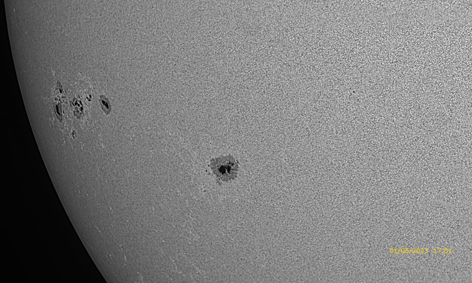 408 (2)_zoom_continuum_wavelets AS.jpg