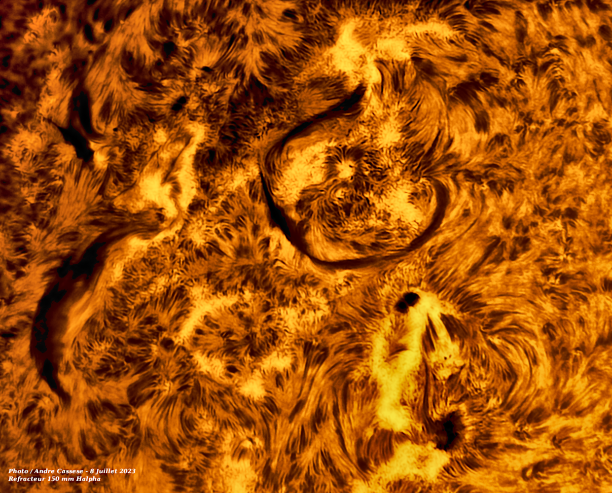 2023-07-08-1445_8-IR-Sun_Halpha_refracteur 150 mm halpha_100r_24Thh_885reg.png