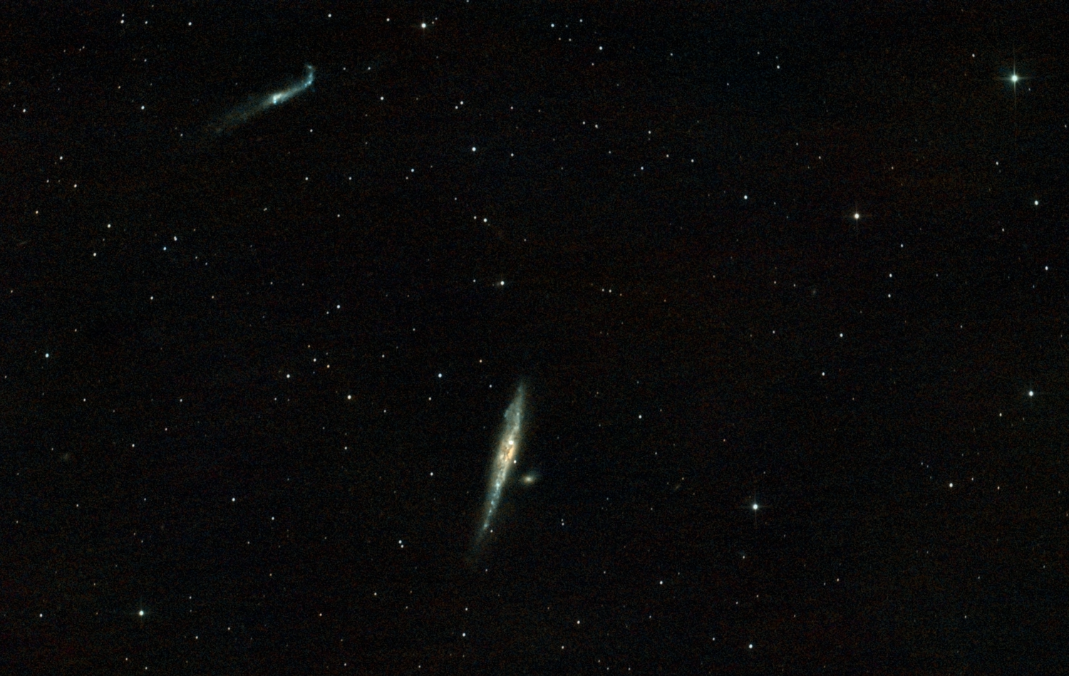 NGC4631 et 4656, la baleine et la crosse de hockey, 2023-07-08, 120x60-iso400, v1.png