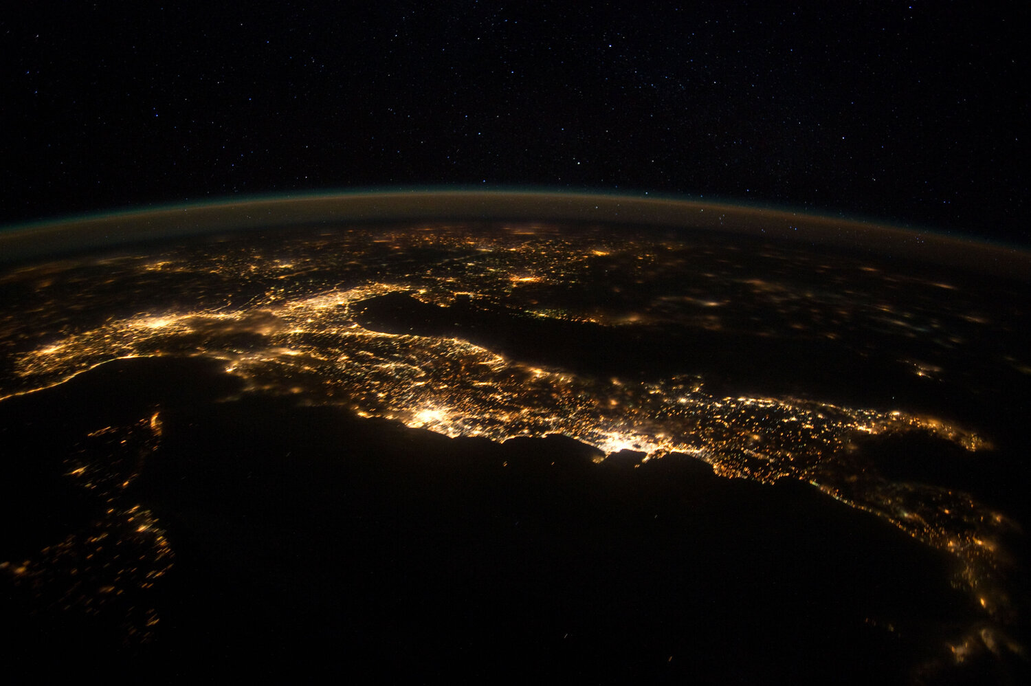 Gennaio 2012 ISS Italia 626112main_iss030e074777.jpg