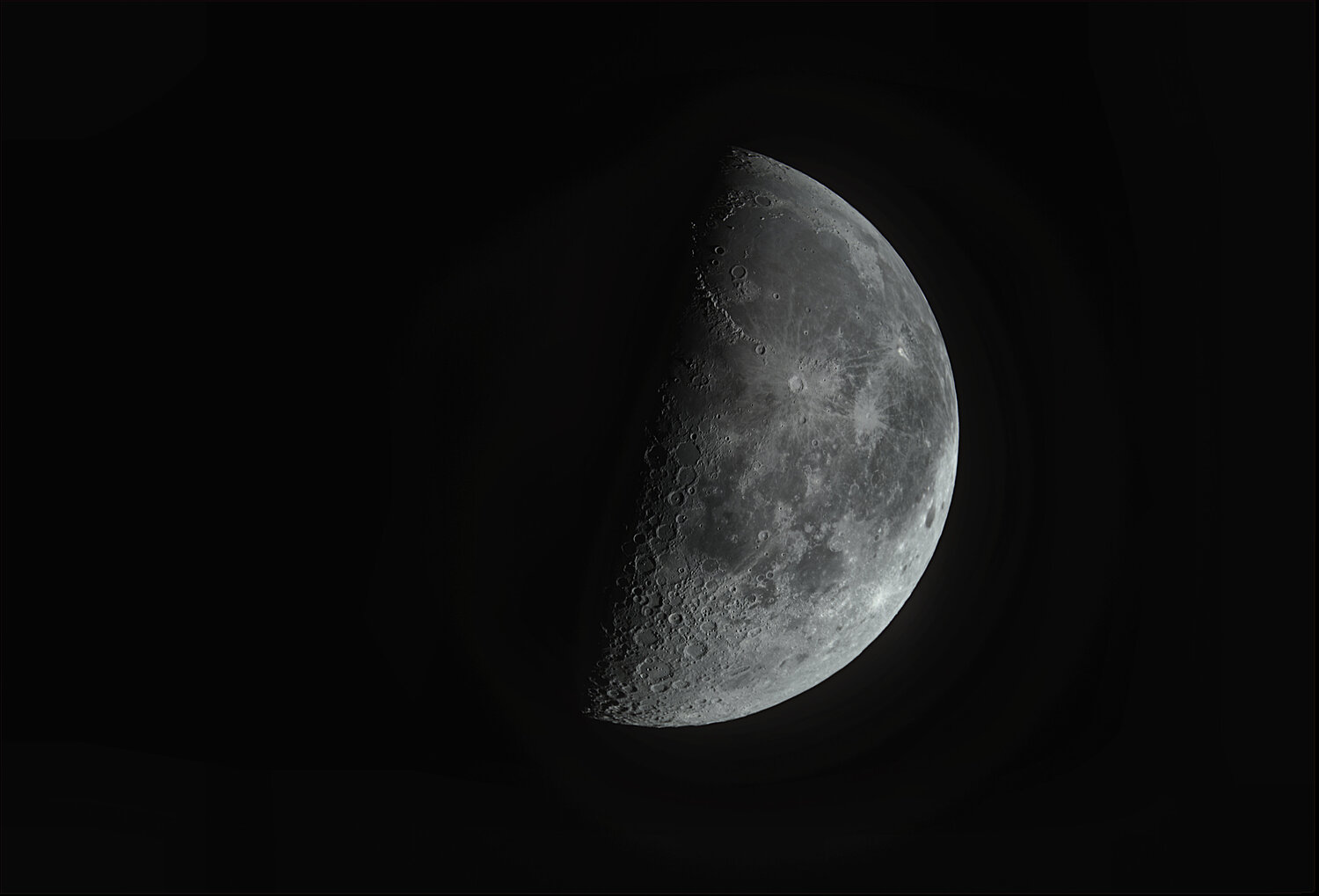 0511lune.thumb.jpg.13d1d37547187469419b25cc4ecb0f5b.jpg