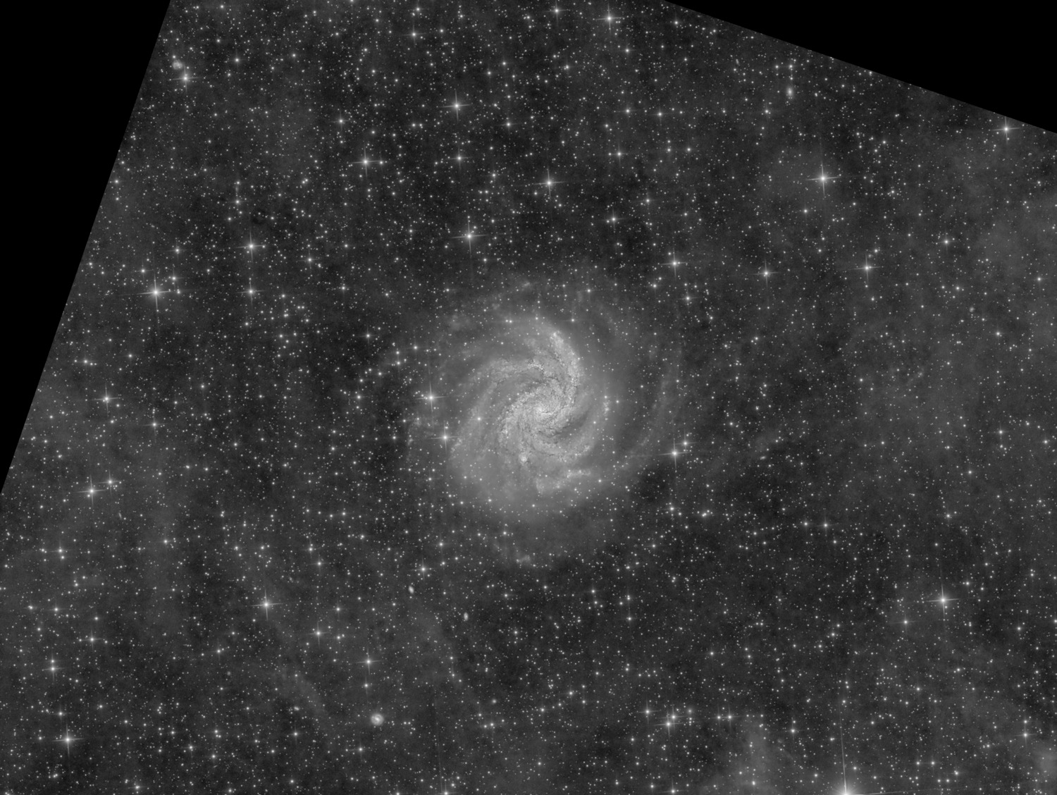 NGC6946_registered_L_pipp.thumb.gif.f75d2f572628ddfd0bf7bb9df3619258.gif