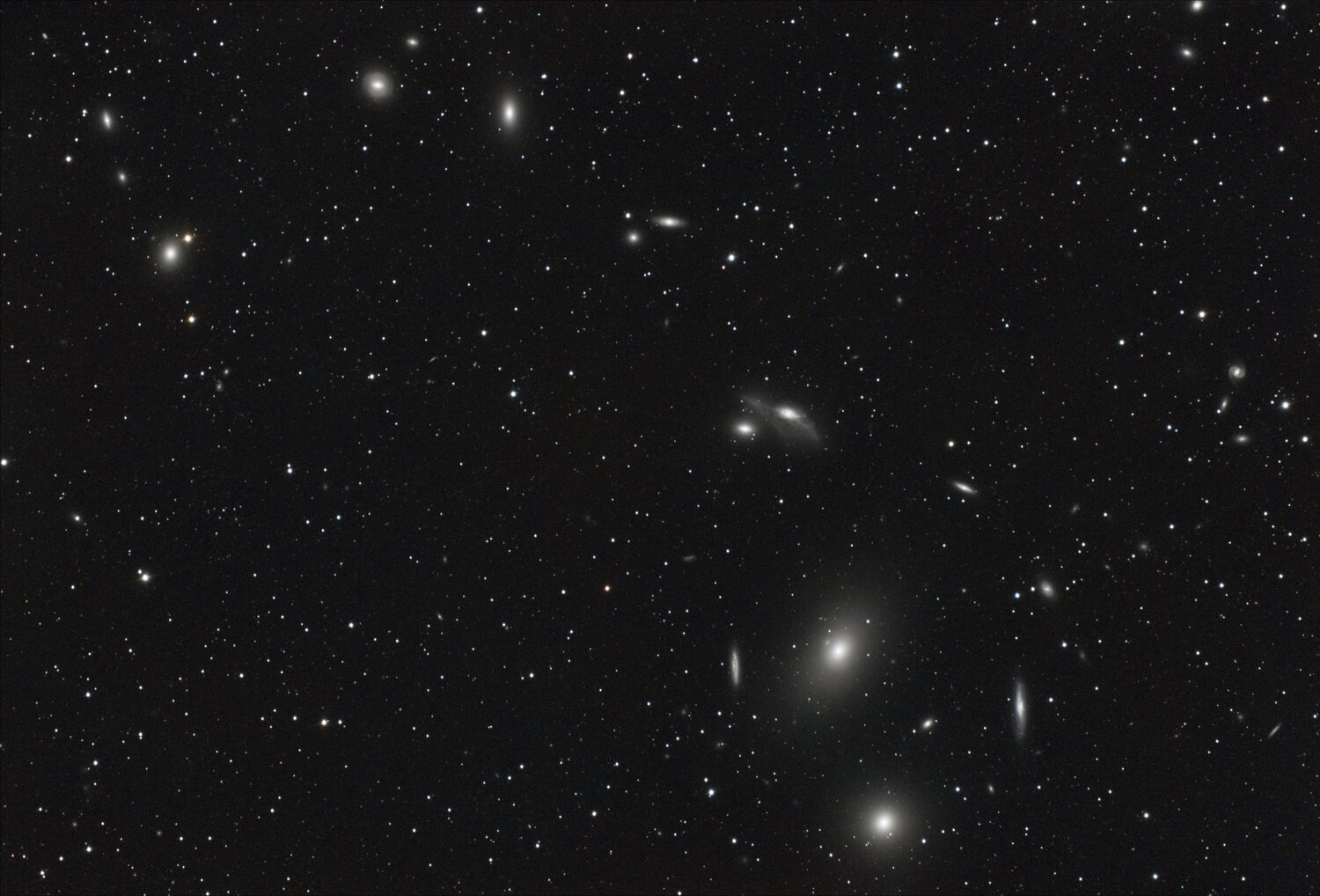 Markarian - gain 120 bin 1 - 122 x 120 s - LPS-P2 - C9.25HD + hyperstar - ASI294MC - V2.jpg